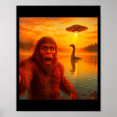 Funny Bigfoot Selfie With Loch Ness Monster And Uf Poster (Voorkant)