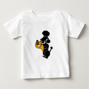Funny Black Poodle speelt Franse horn