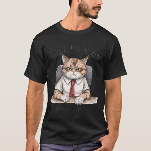 Funny Cat T-Shirt | Boss Mode On Until Lunch (Voorkant)
