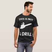 Funny Chainsee Dit is geen verjaardagsconstructie T-shirt (Voorkant volledig)