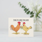 Funny Chicken Easter Hunt Cartoon Comic Briefkaart (Staand voorkant)