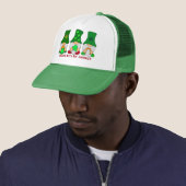 Funny Chillin met mijn Gnomies St Patricks Day Trucker Pet (In situ)