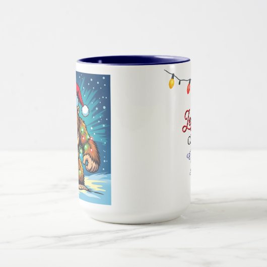 Funny Christmas Bigfoot Personalized Mok (Midden)