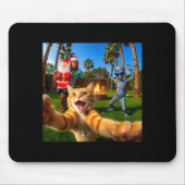 Funny Christmas Cat Selfie With Bigfoot & Alie Muismat (Voorkant)