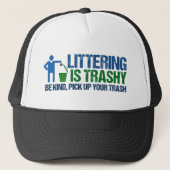 Funny Conservationist Littering is trashy pun Trucker Pet (Voorkant)