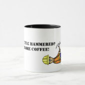 Funny Construction Worker met Hammer Mok (Midden)