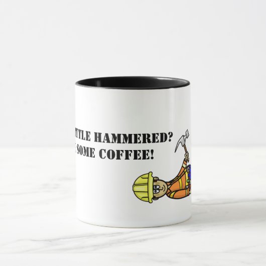 Funny Construction Worker met Hammer Mok (Midden)