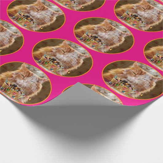 Funny Cranky Cat with Melthday Cupcake Cadeaupapier (Hoek)