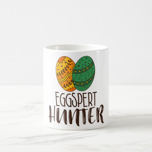 Funny Cute Easter Pun Eggspert Hunter Quote Podle Koffiemok (Center)