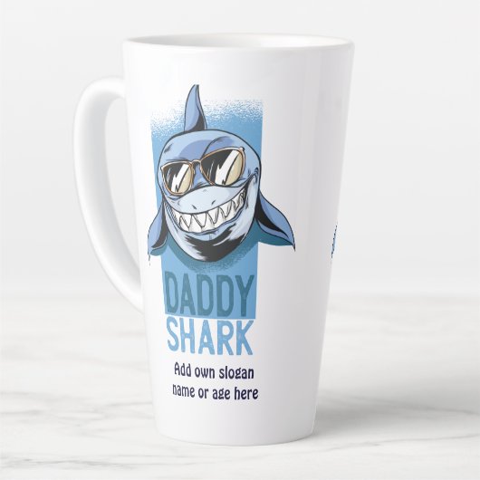 Funny DADDY SHARK Fathers Day Birthday Gift Custom Latte Mok (Linkerhoek)