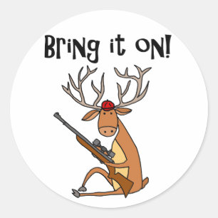 Funny Deer met Hunting Rifle en Pet Ronde Sticker