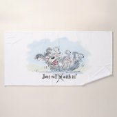 Funny Dog Rolling Cartoon Badhanddoek (Badhanddoek)