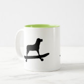 Funny Dog Skateboard Mug (Devant gauche)
