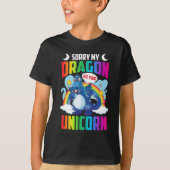 Funny Dragon eet Unicorn T-shirt (Voorkant)