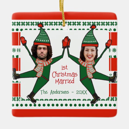 Funny Elves 1e Kerstkerst, met rood groen, aangepa Keramisch Ornament (Voorkant)
