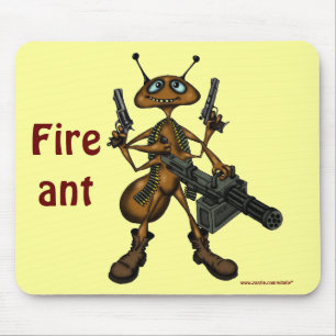 Funny fire ant met pistolen cartoon mousepad muismat