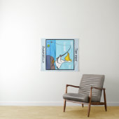 Funny fish pelican cartoon wandkleed (In Situ (horizontaal))