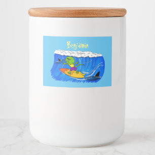 Funny frilly nek lizard surfende cartoon voedselcontainer etiket