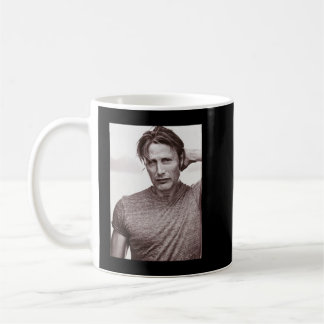 Funny Gifts Mikkelsen Danish Mads Actor Retro Wav Koffiemok