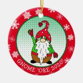 Funny Gnome Pun Kerstmis Keramisch Ornament (Voorkant)