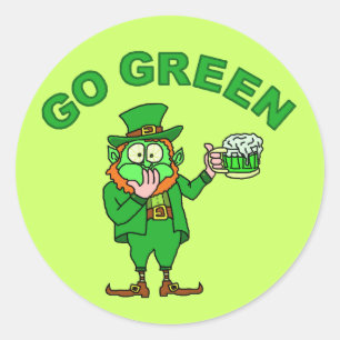 Funny "Go Green" Drink Leprechaun Ronde Sticker
