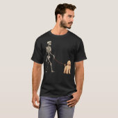 Funny Goldendoodle Skeleton Dog Walking Halloween T-shirt (Voorkant volledig)