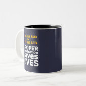 Funny Grammar Let's Eat Punctuation Save Lives Tweekleurige Koffiemok (Voorkant links)