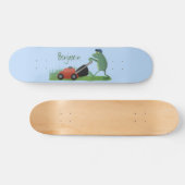 Funny green frog mowing grawn cartoon skateboard (Horizontaal)