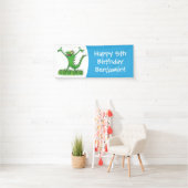 Funny green glimlach animated iguana lizard spandoek (Insitu)