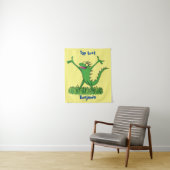 Funny green glimlach animated iguana lizard wandkleed (In situ)