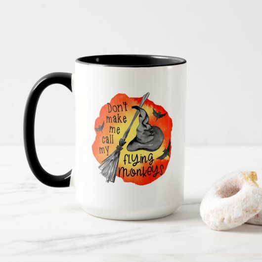 Funny Halloween FLYING MONKEYS Gezegde Mok (Met donut)