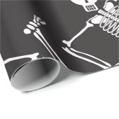 Funny Halloween Skeletons Cadeaupapier (Rol Hoek)