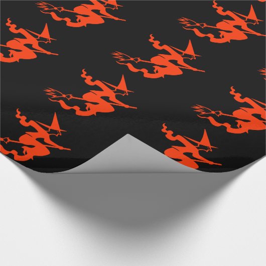 Funny Halloween Witch Broom Holiday Black Sinaasap Cadeaupapier (Hoek)