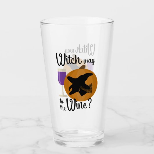 Funny Halloween Witch Way to the Wine Pumpkin Glas (Voorkant)