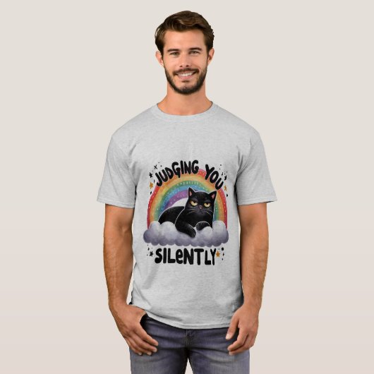 Funny "Judging You Silently" Grumpy Black Cat ✨🌈 T-shirt (Voorkant volledig)