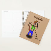 Funny lizard zingt met cartoon van de microfoon planner (Display)