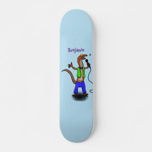 Funny lizard zingt met cartoon van de microfoon skateboard