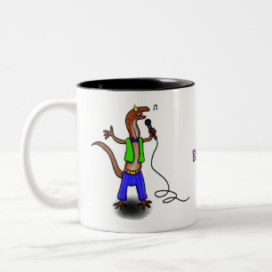 Funny lizard zingt met cartoon van de microfoon tweekleurige koffiemok