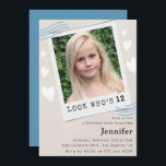 Funny Look qui reçoit des invitations pour 12ème a<br><div class="desc">Amusante invitation à 12ème anniversaire Regardez qui fait 12 invitations</div>