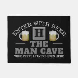 Funny MAN CAVE met Monogram en bier op BLACK Deurmat