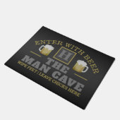 Funny MAN CAVE met Monogram en bier op GRAY Deurmat (Schuin)
