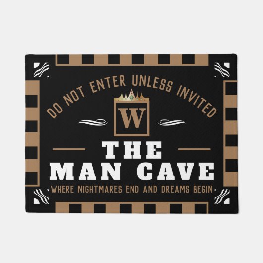 Funny MAN CAVE met Monogram | Welkom ZWARTE Deurmat (Voorkant)