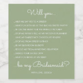 Funny Modern Sage Green Script Bridesmaid Voorstel Wijn Etiket (Enkel label)