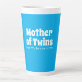 Funny Moeder van Twins Bright Blue Latte Mok (Voorkant)