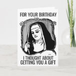 FUNNY NUN CATHOLIQUE CARTE DE SALUT D'ANNIVERSAIRE<br><div class="desc">FUNNY NUN CARTE D'ANNIVERSAIRE. SENTIMENT AMUSANT À L'INTÉRIEUR.</div>