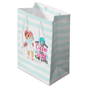 Funny Nurse Gezegde met Big Hypodermic Needle Medium Cadeauzakje