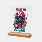 Funny Nurse trust mot art (Angle)