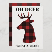 Funny Oh Deer What a Year Buffalo Plaid Feestdagenkaart (Voorkant / Achterkant)