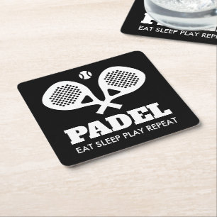 Funny padel tennis drinkt kuststrookjes met racket vierkante kartonnen onderzetter