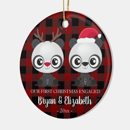 Funny Pandas eerste Kerstmis met rode vleid Keramisch Ornament (Links)